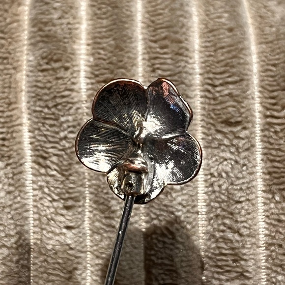 Pair of Vintage Forged Steel Flower Pins – Versatile for Hair, Hats or Clothing - Picture 16 of 17